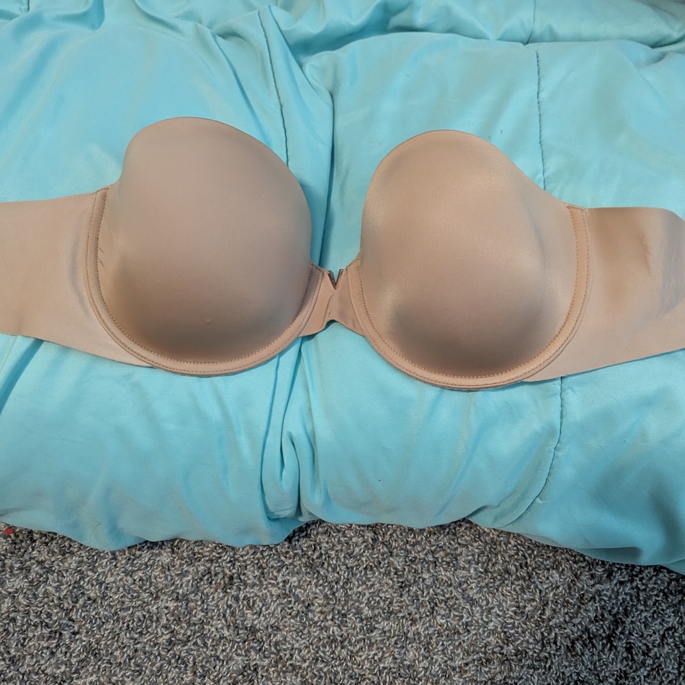 Victoria Secret Seamless Tan Strapless Bra - Picture 4 of 10